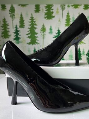 Nine West Black Patent Pointy Toe Pumps